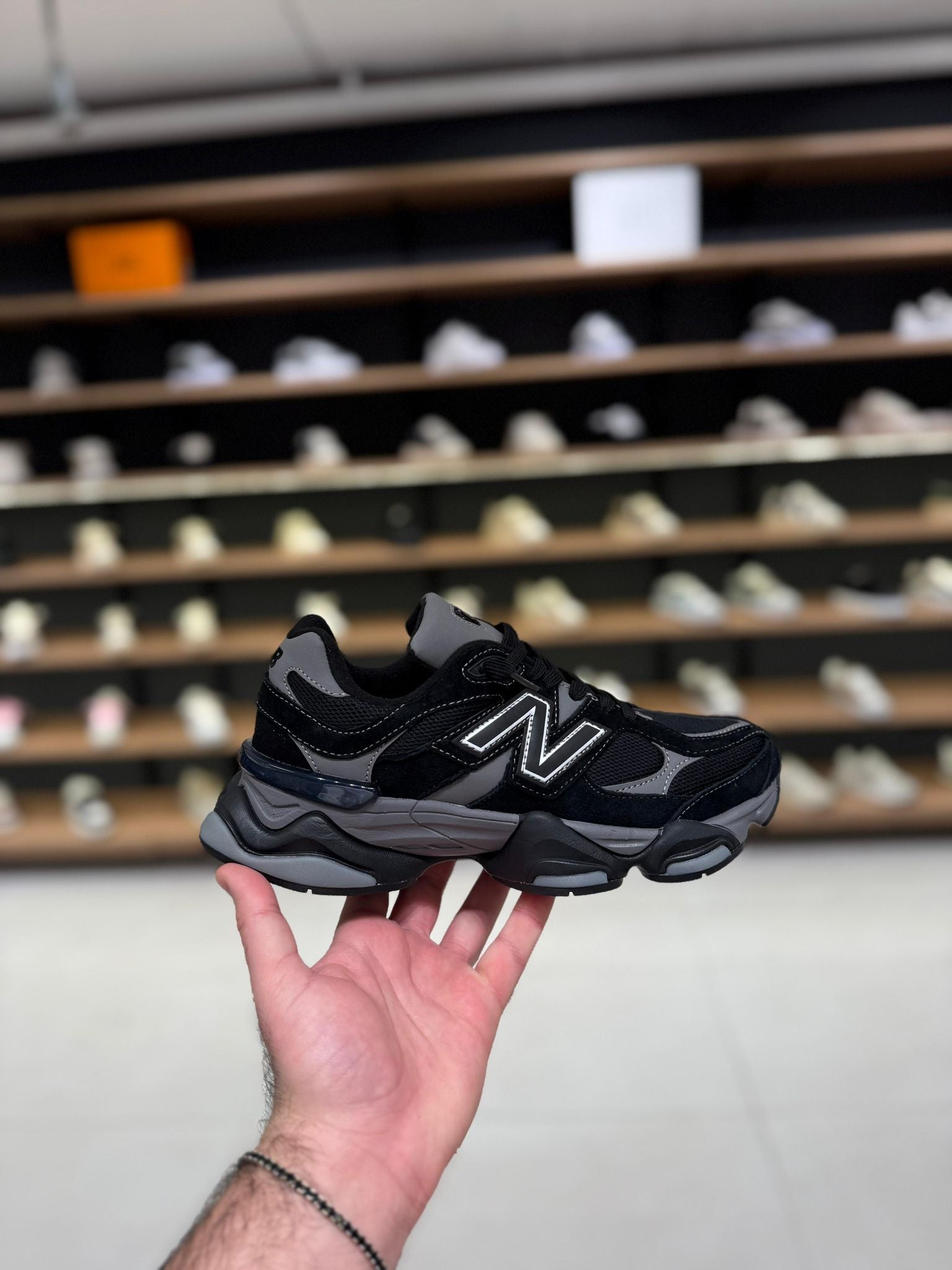 ניו באלנס 9060 - שחור ואפור כהה | Branded shoes bymrcrazyshoes