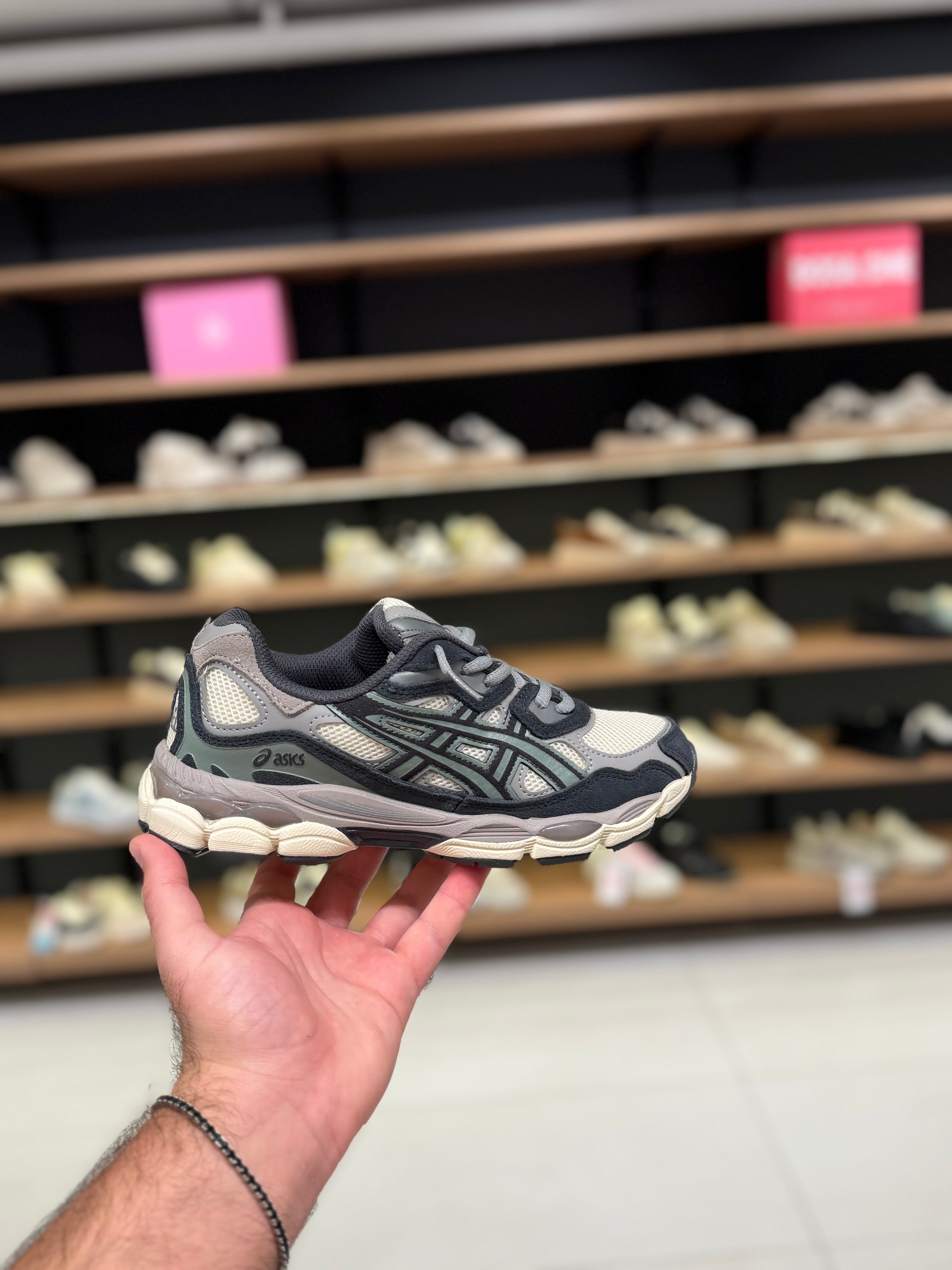 Asics Gel-Kayano- גוונים של אפור עם ירוק | Branded shoes bymrcrazyshoes