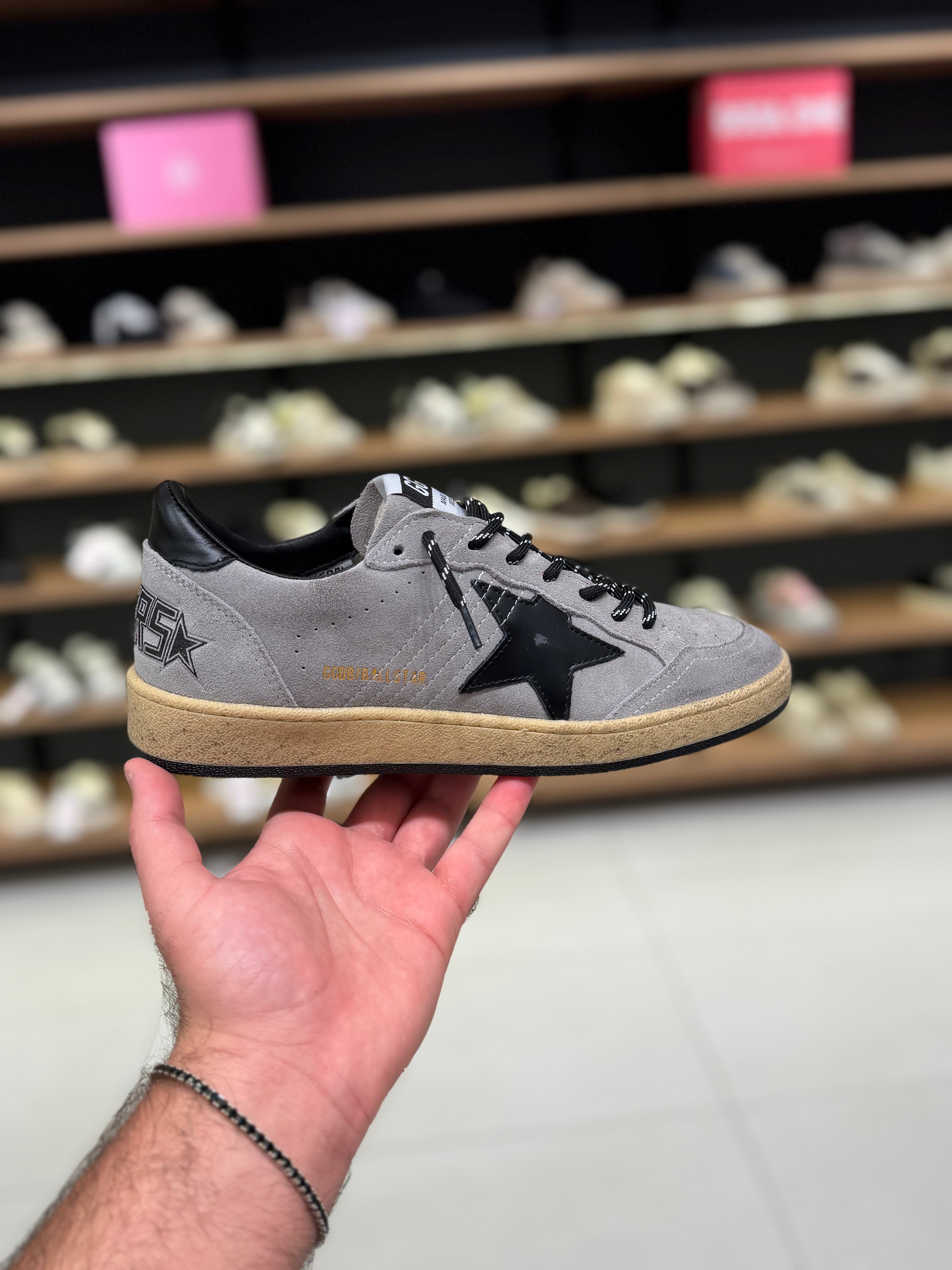 גולדן גוס - בולסטאר אפור עם שרוך שחור | Branded shoes bymrcrazyshoes