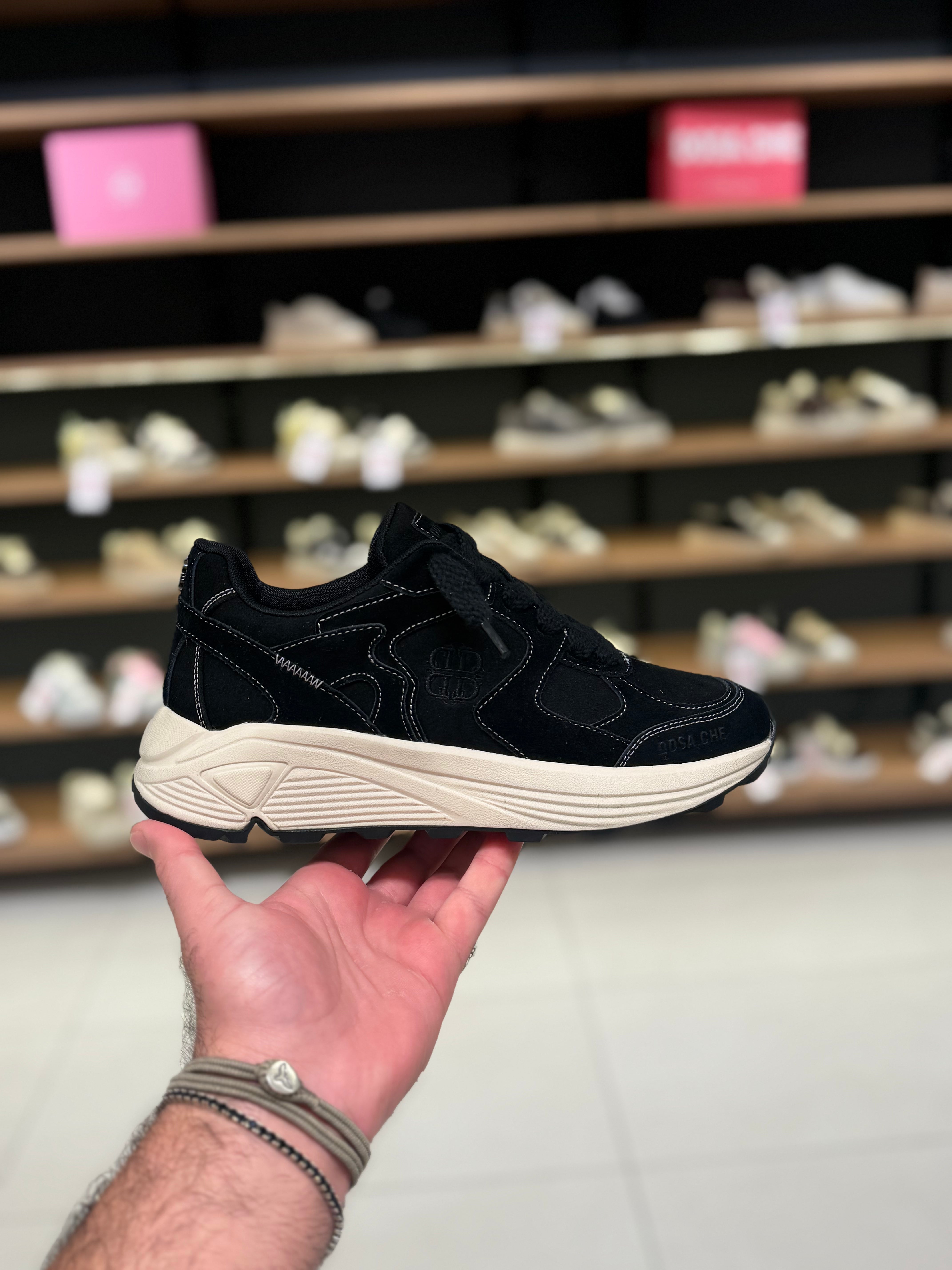 דוסה סניקרס G - שחור זמש ותפר | Branded shoes bymrcrazyshoes
