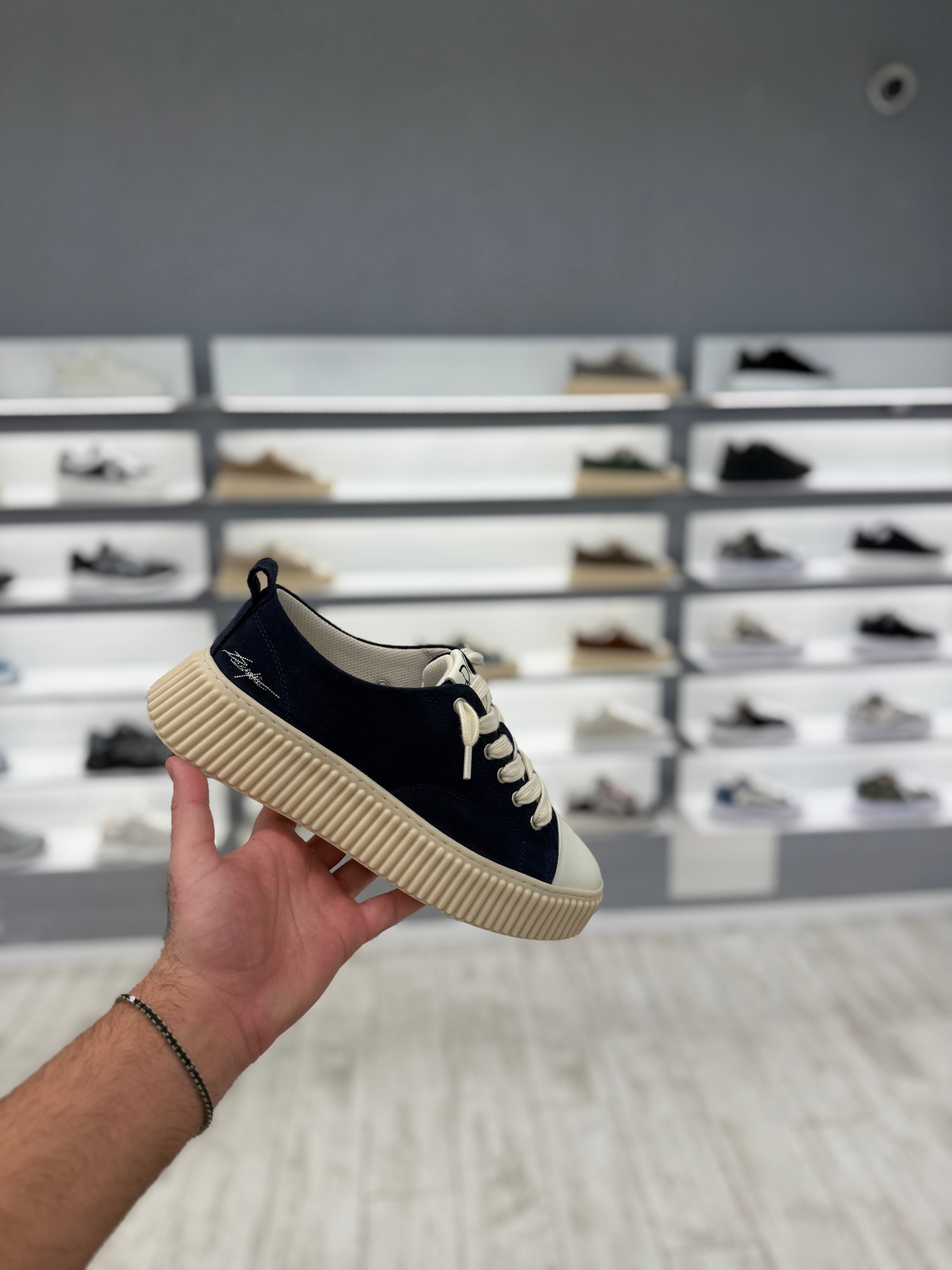 דוסה סניקרס - כחול