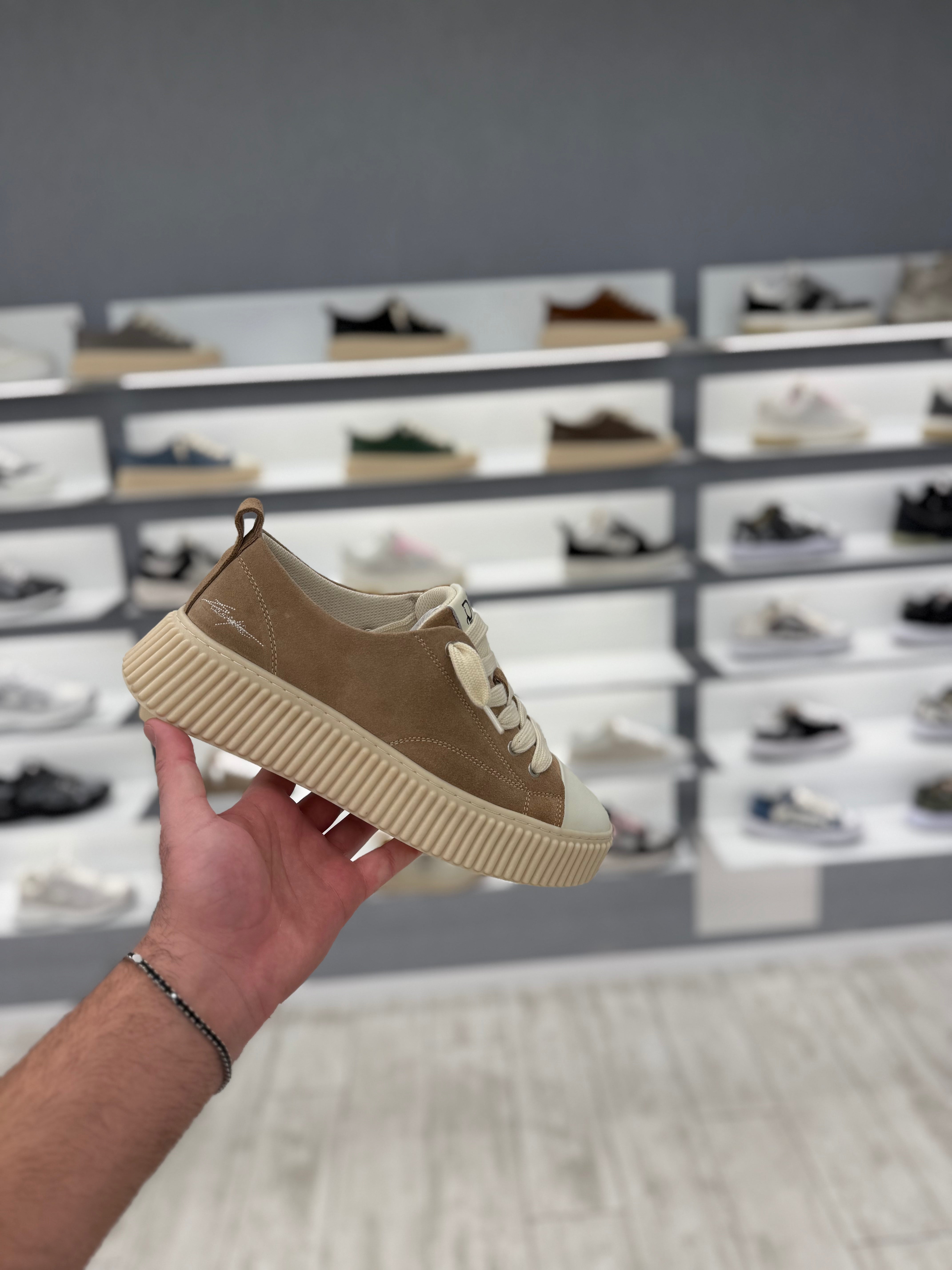 דוסה סניקרס- בז חום