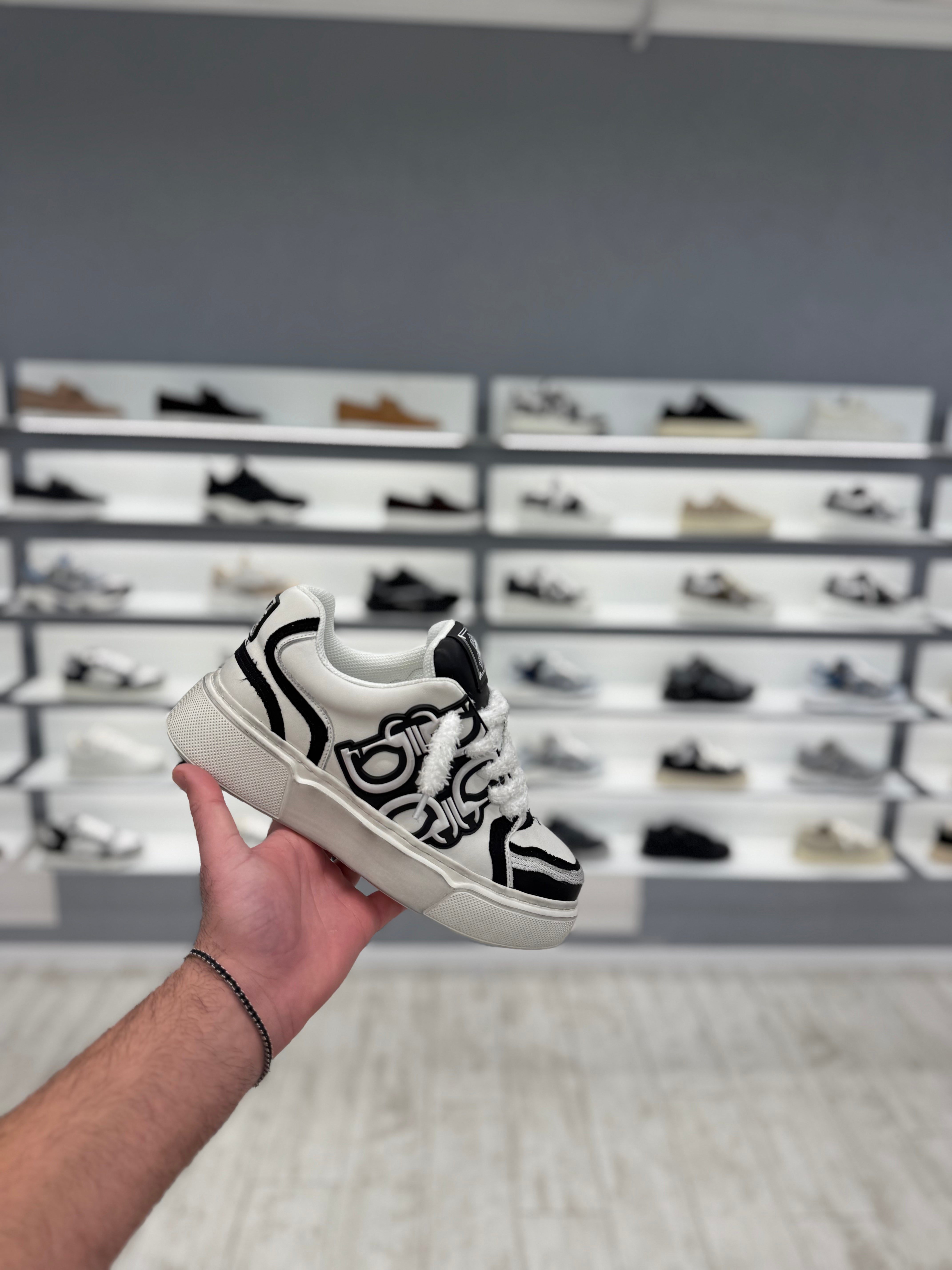 דוסה ספורט- לבן שחור