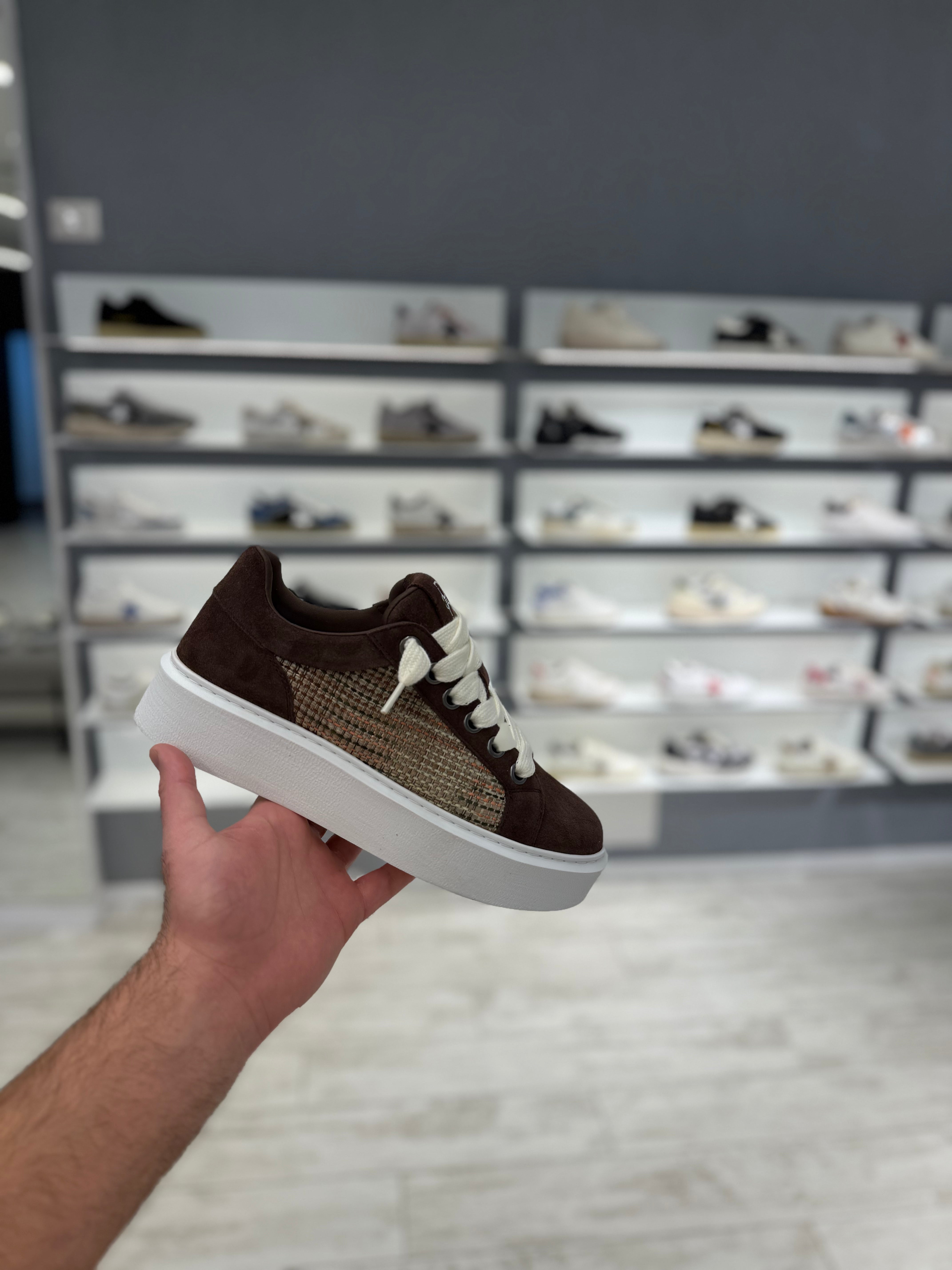 דוסה- בז חום