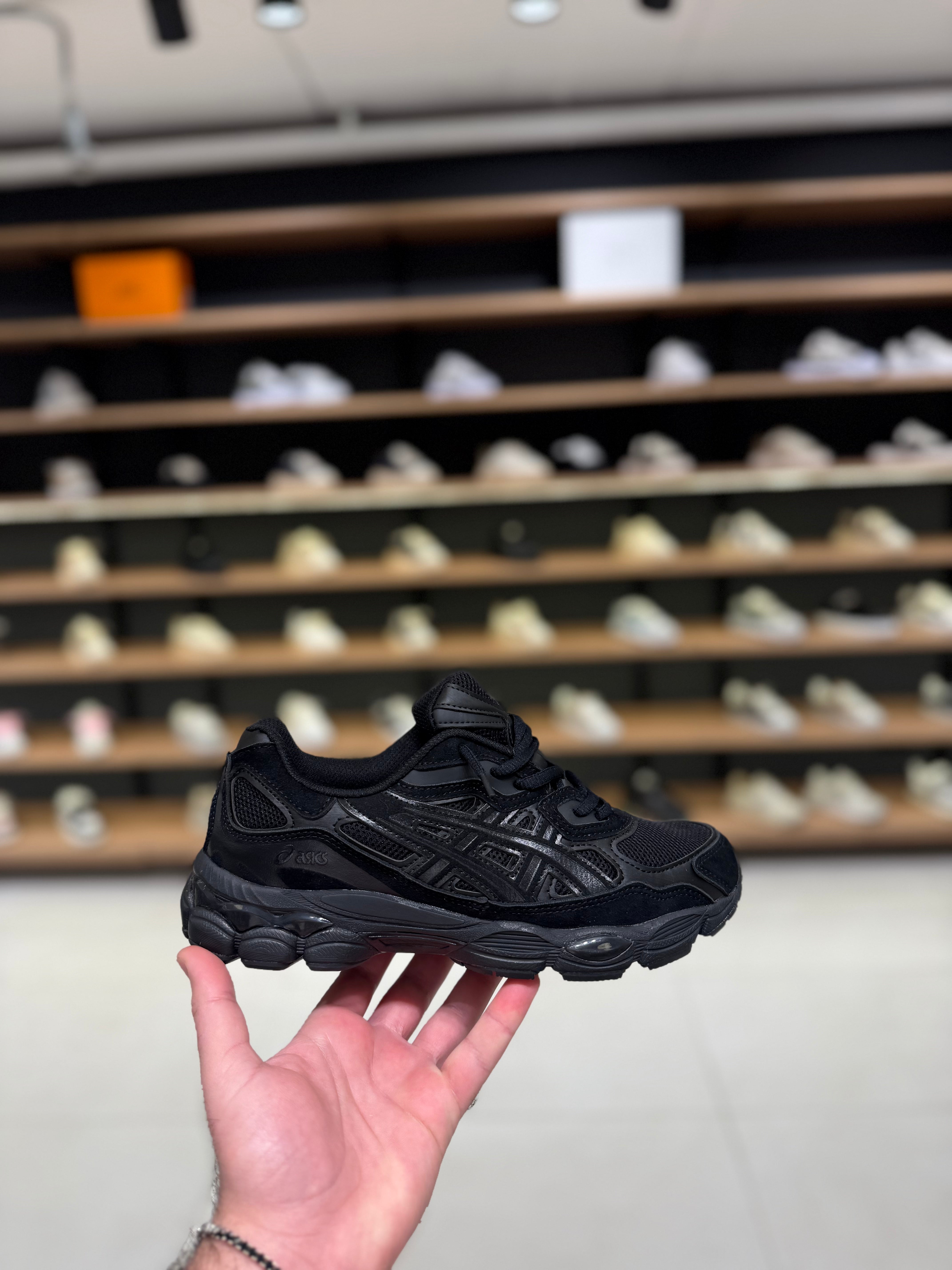אסיקס Gel-Kayano- שחור מלא