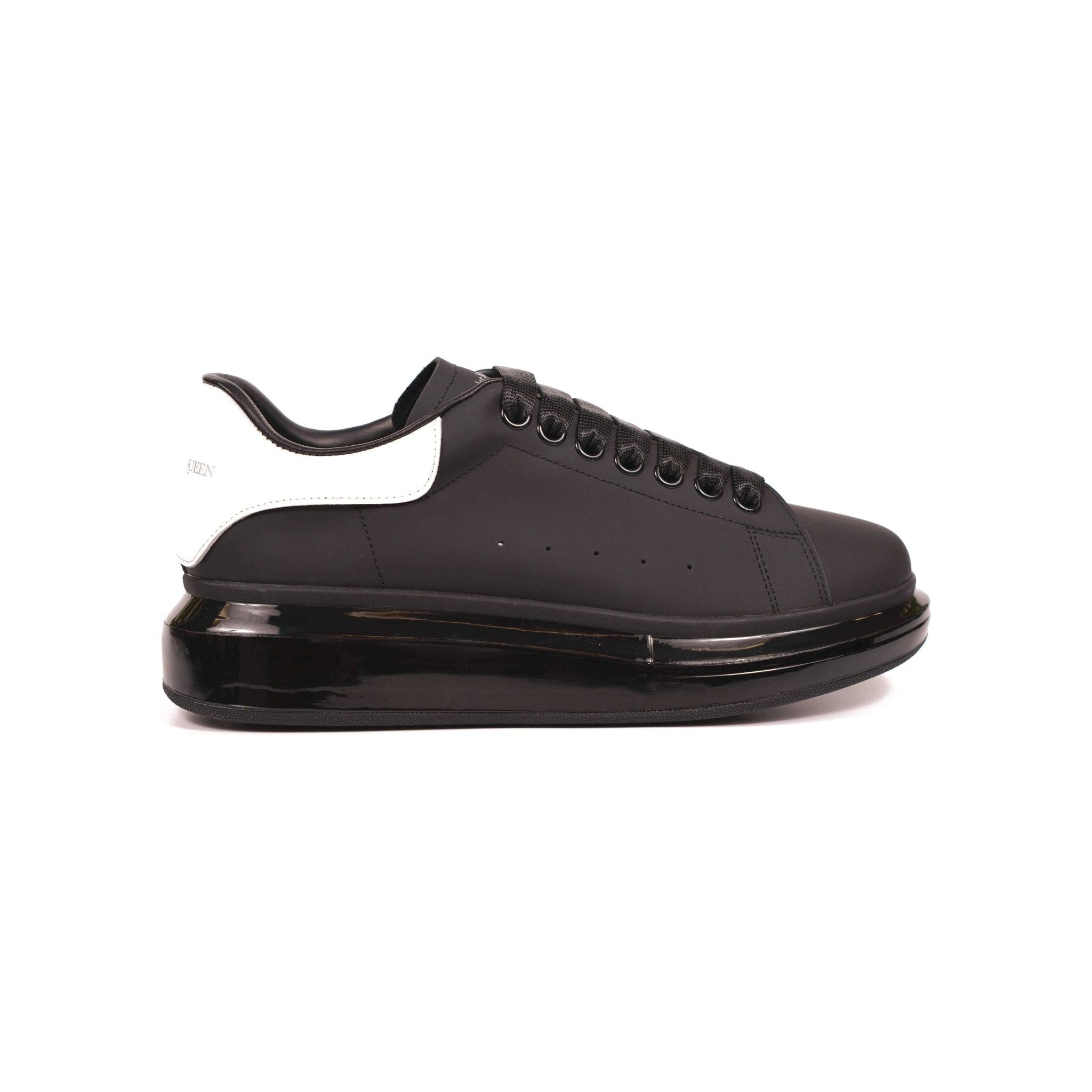 אלכסנדר מקווין שחור עם סולייה מבריקה | Branded shoes bymrcrazyshoes