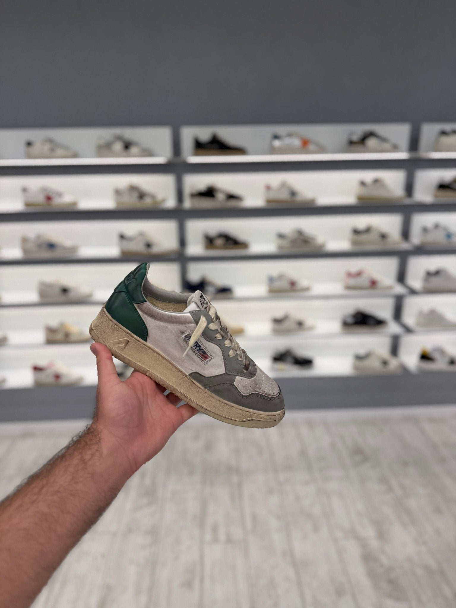 AUTRY MEDALIST ירוק עם לבן וגוון אפור | Branded shoes bymrcrazyshoes