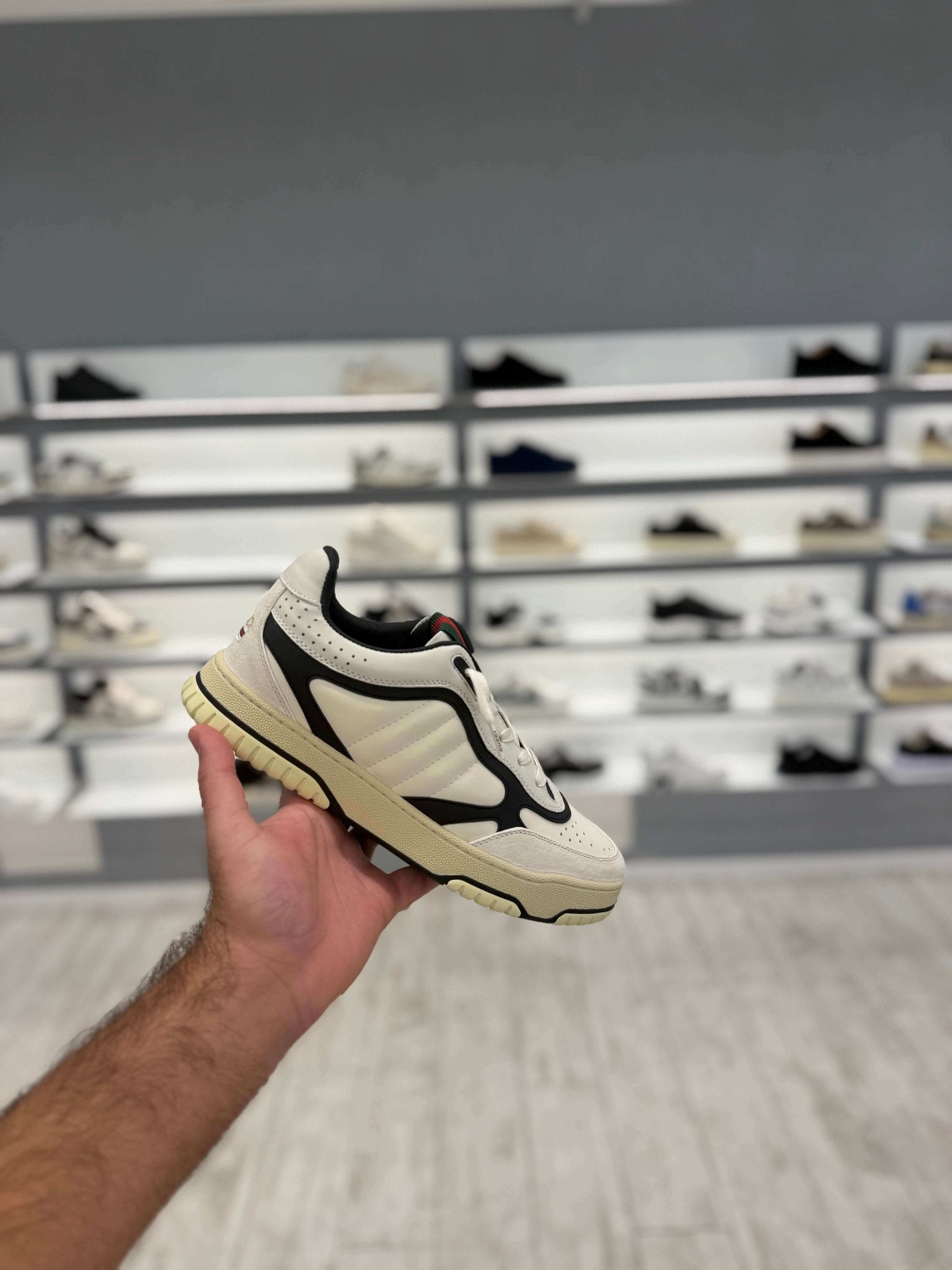 גוצי סניקרס להן עם שחור | Branded shoes bymrcrazyshoes