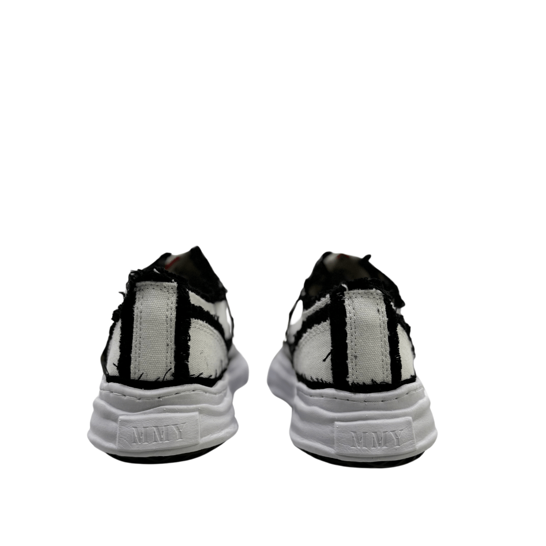מייסון מיארה בצבע לבן קרעים שחורים | Branded shoes bymrcrazyshoes
