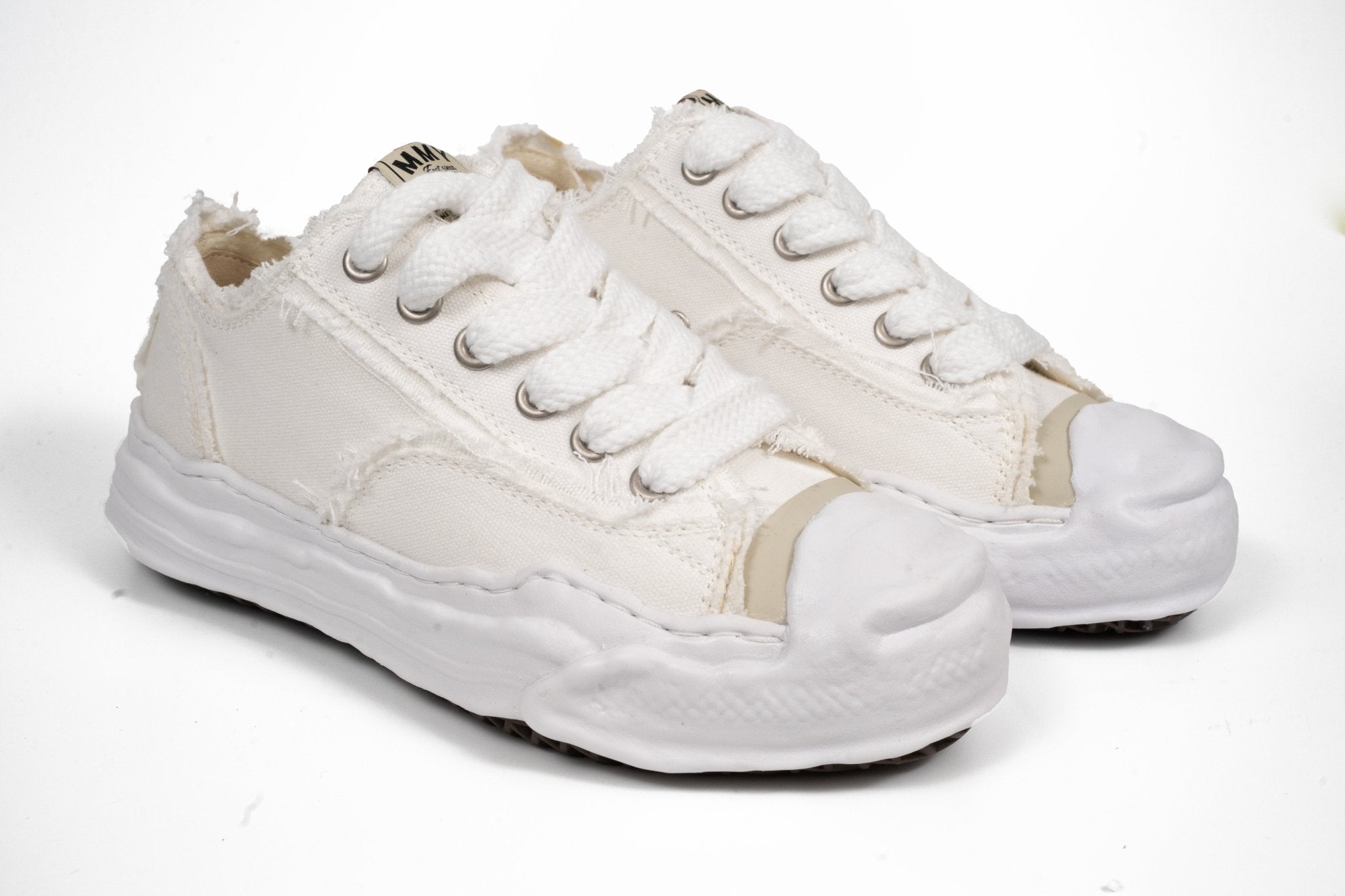 מייסון מיארה לבנות קרעים לבנים | Branded shoes bymrcrazyshoes