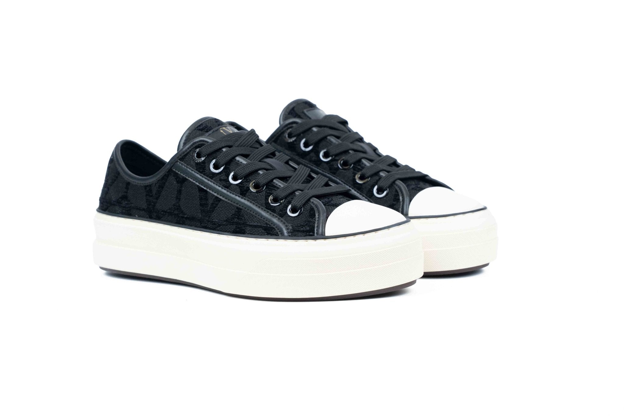 ולנטינו סניקרס - שחור לבן | Branded shoes bymrcrazyshoes