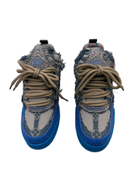 Louis Vuitton LV Trainer – שילוב של ג'ינס ויוקרה מנצנצת