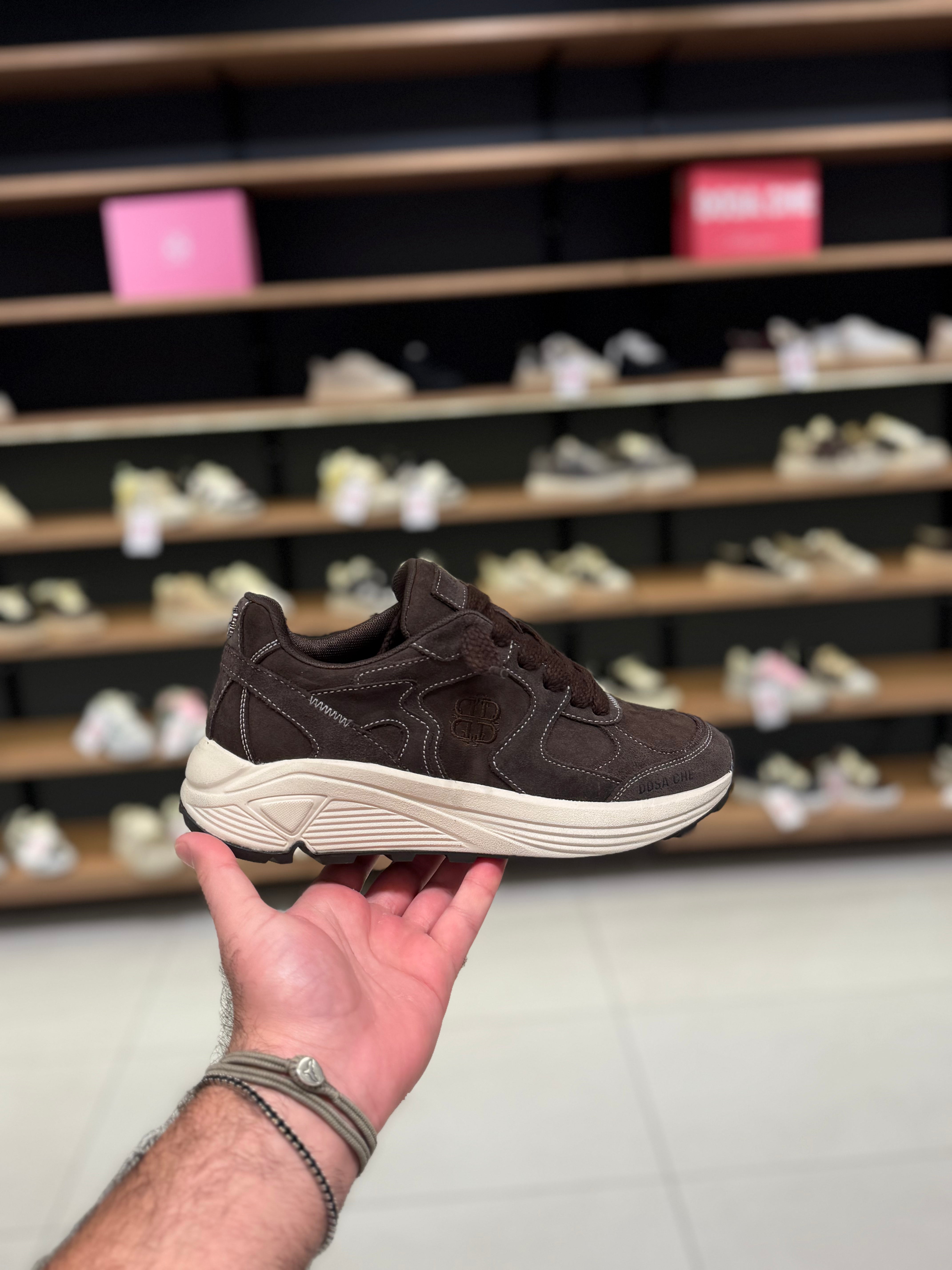 דוסה סניקרס G - חום זמש | Branded shoes bymrcrazyshoes