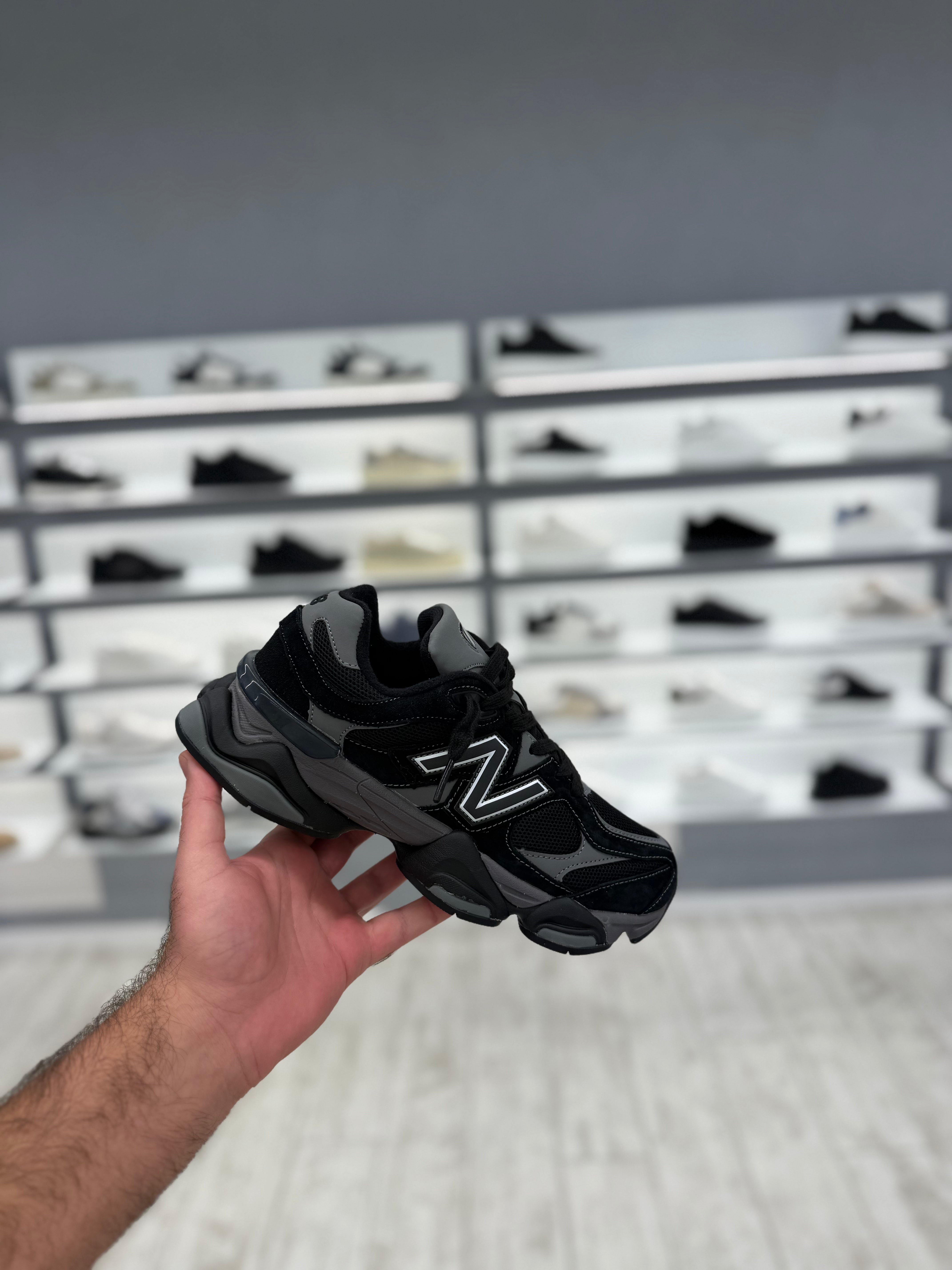 ניו באלנס 9060- שחור ואפור כהה