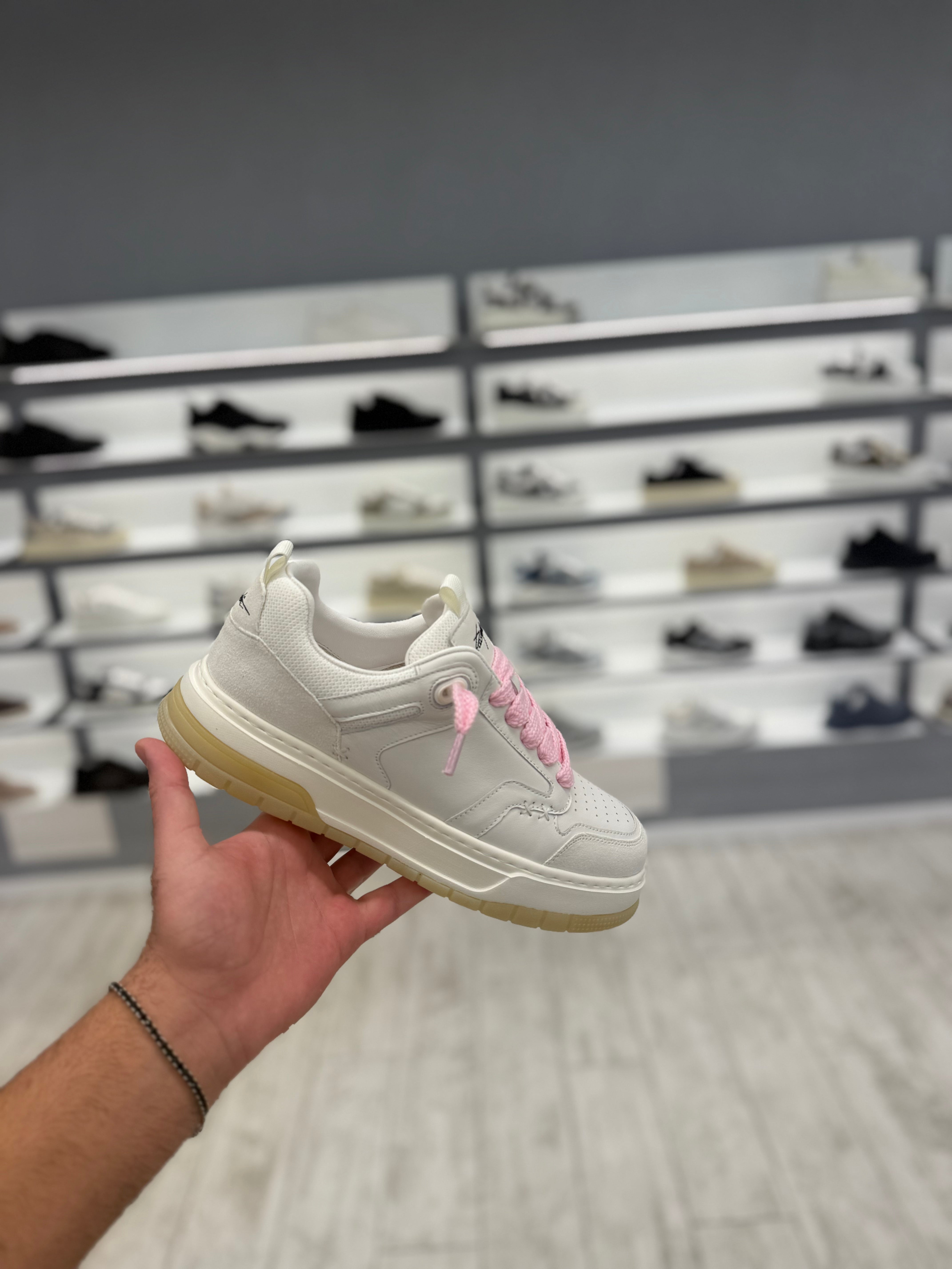 סניקרס דוסה- לבן מלא ושרוך ורוד