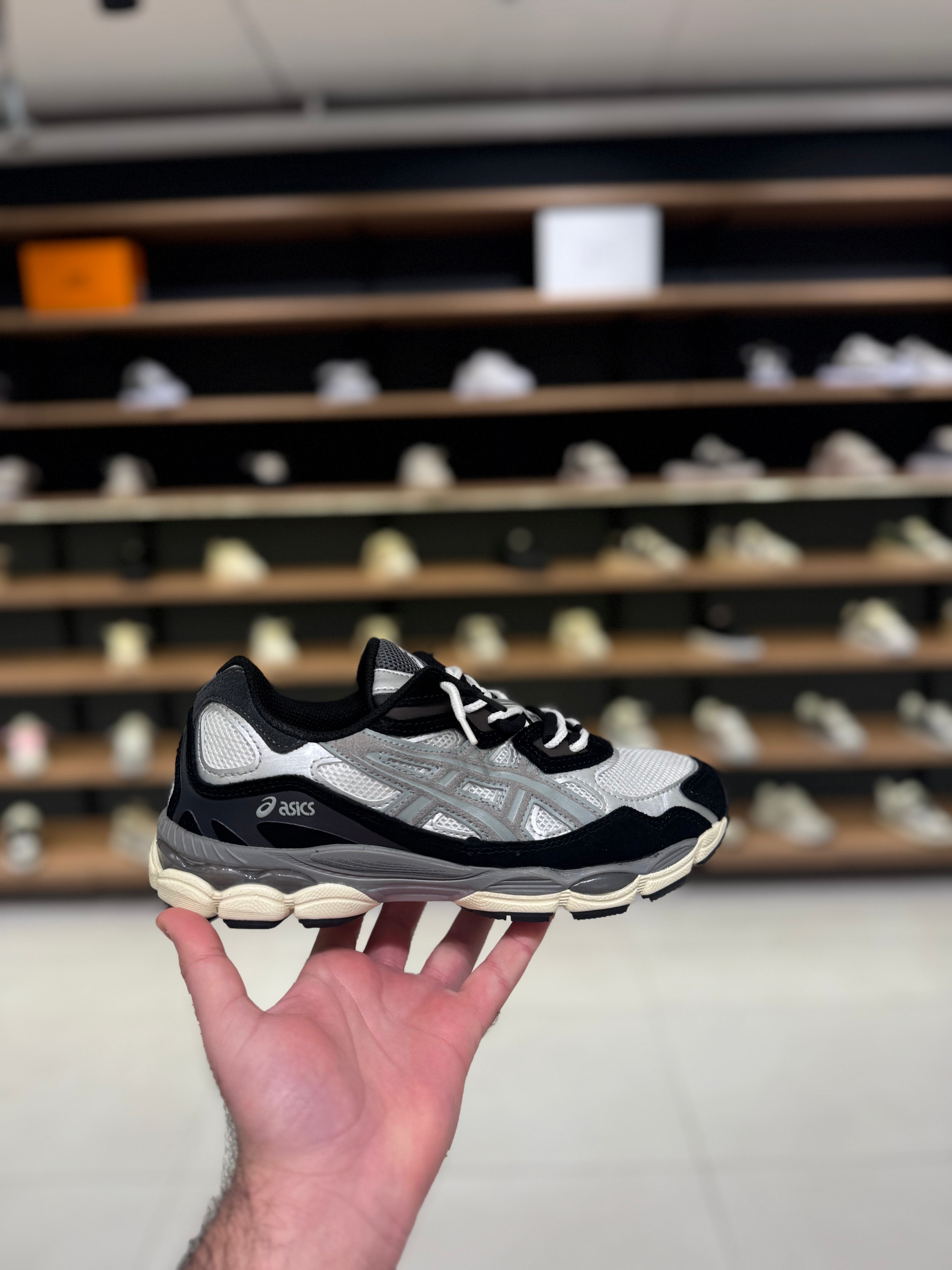 אסיקס Gel-Kayano שחור אפור לבן