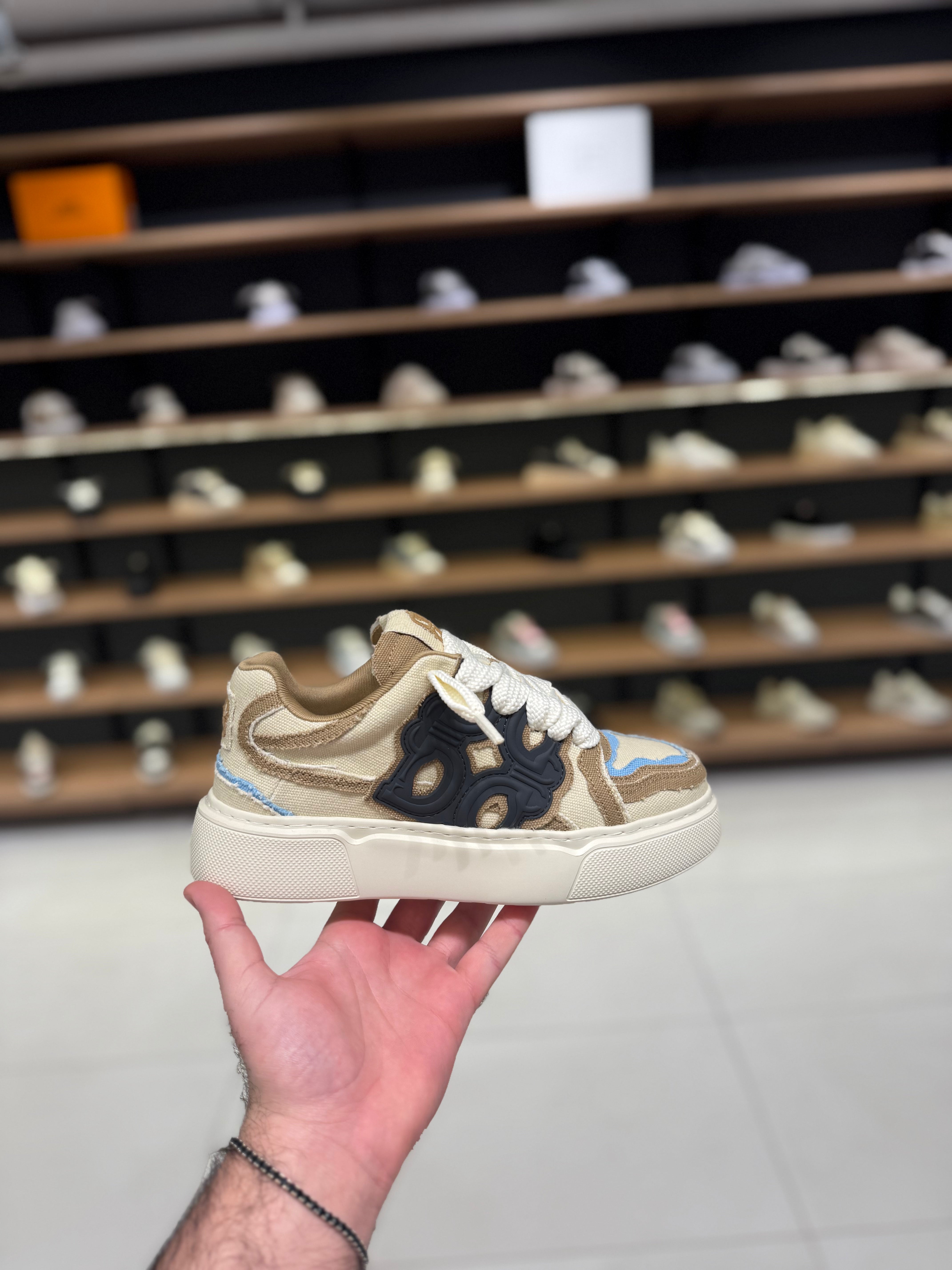 סניקרס דוסה A-גוונים בז עם פס תכלת