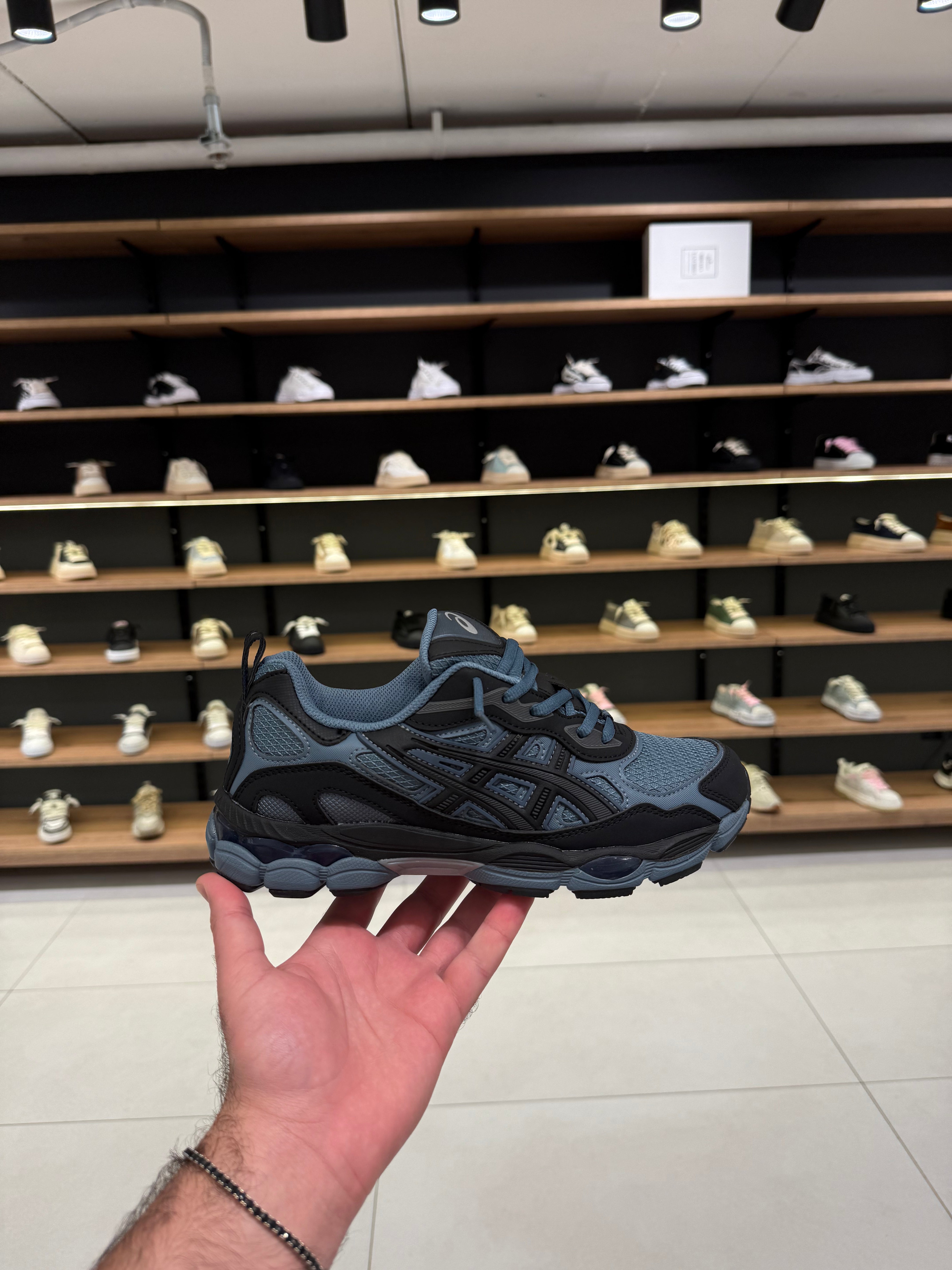 אסיקס Gel-Kayano -כחול עם שחור
