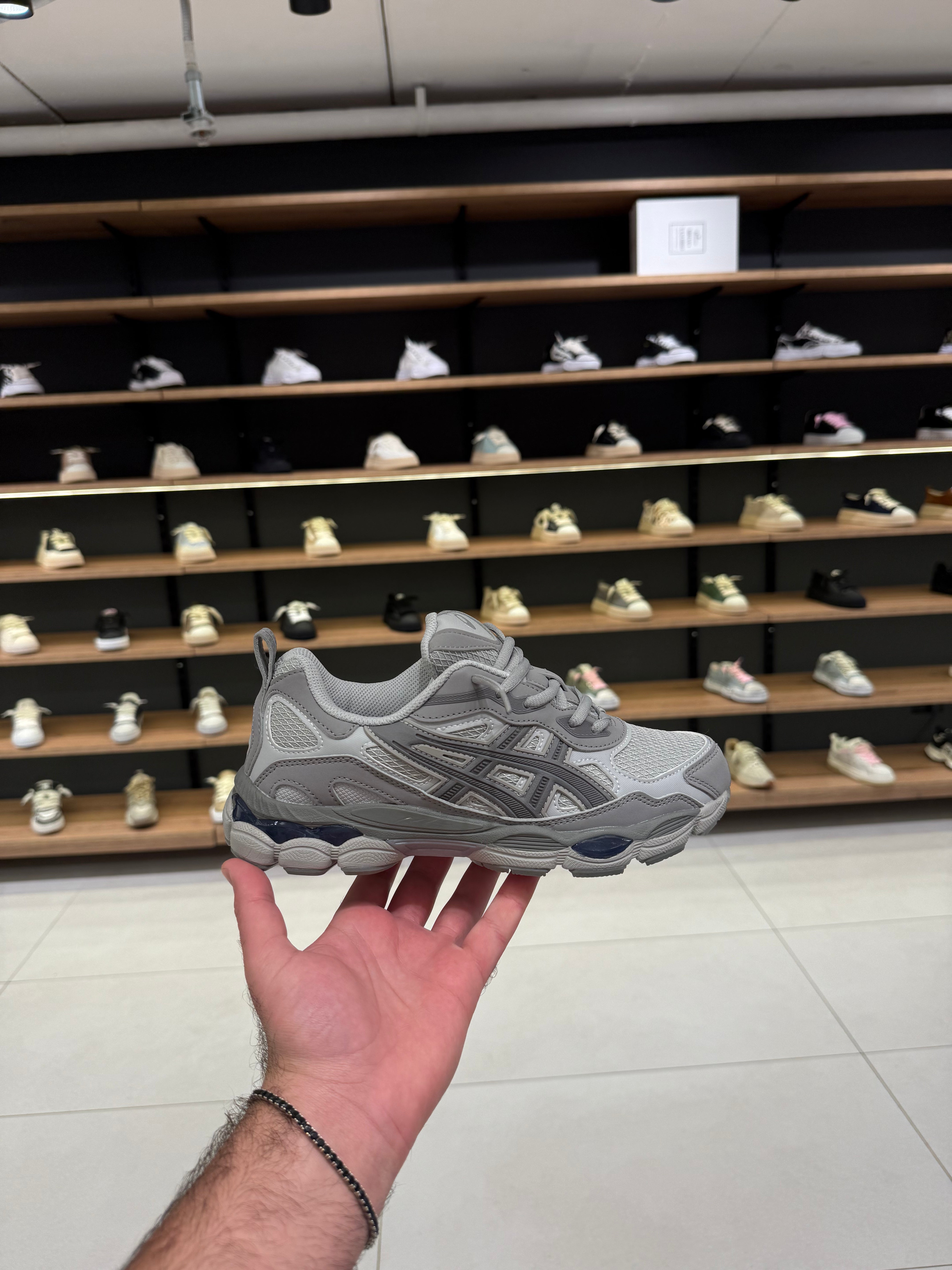 אסיקס Gel-Kayano -אפור מלא