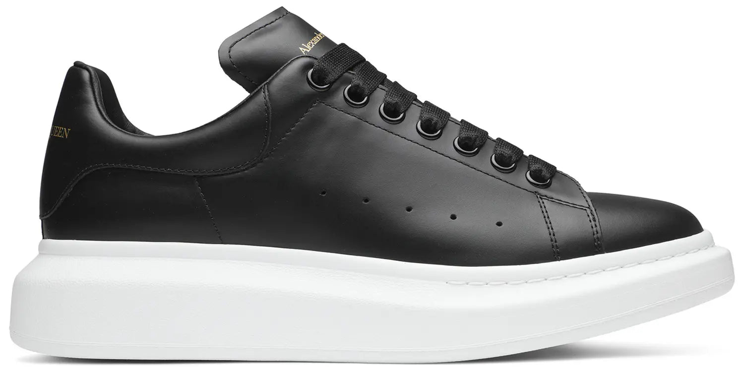 אלכסנדר מקווין - מראה קלאסי בשחור ולבן | Branded shoes bymrcrazyshoes