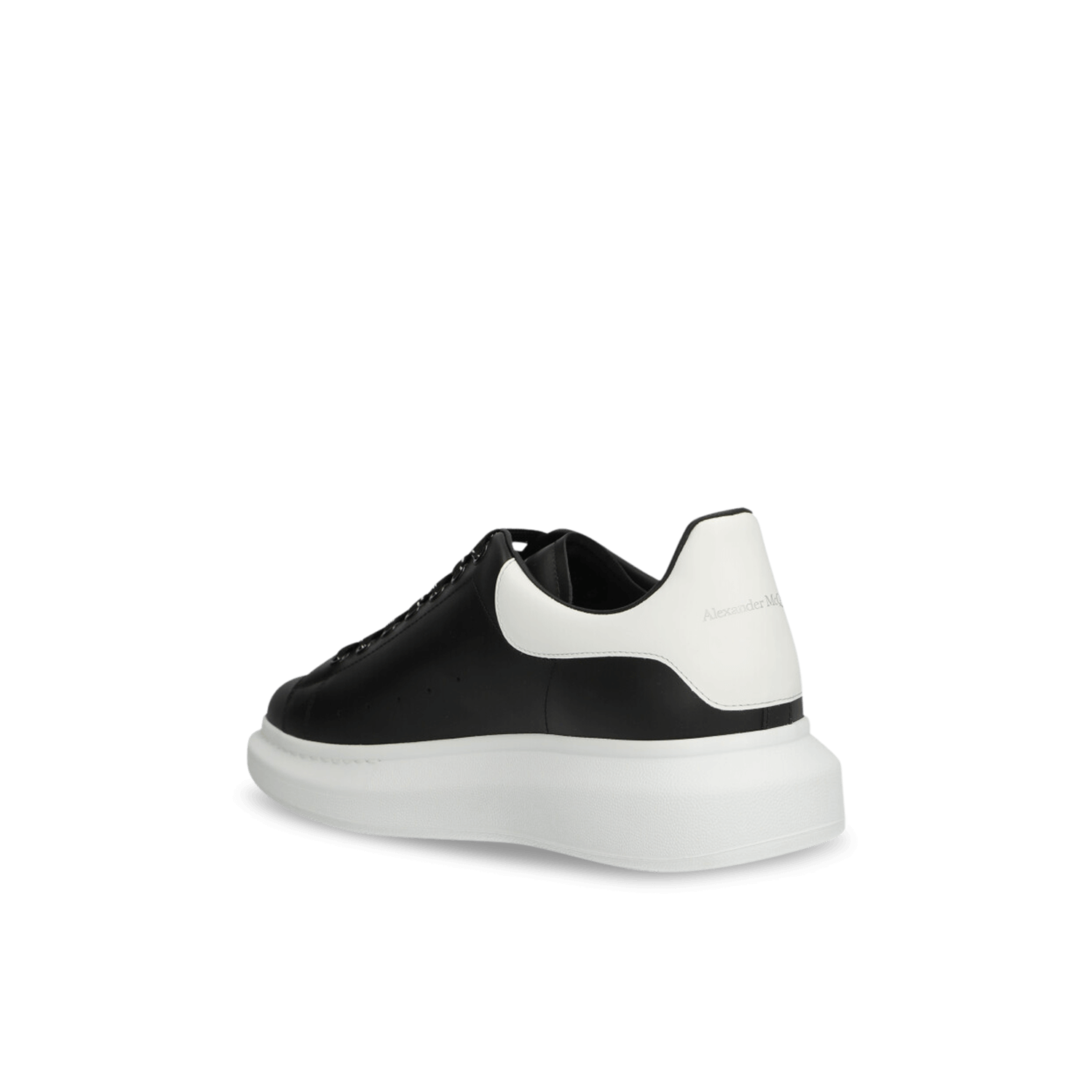 אלכסנדר מקווין - שחור ולבן | Branded shoes bymrcrazyshoes