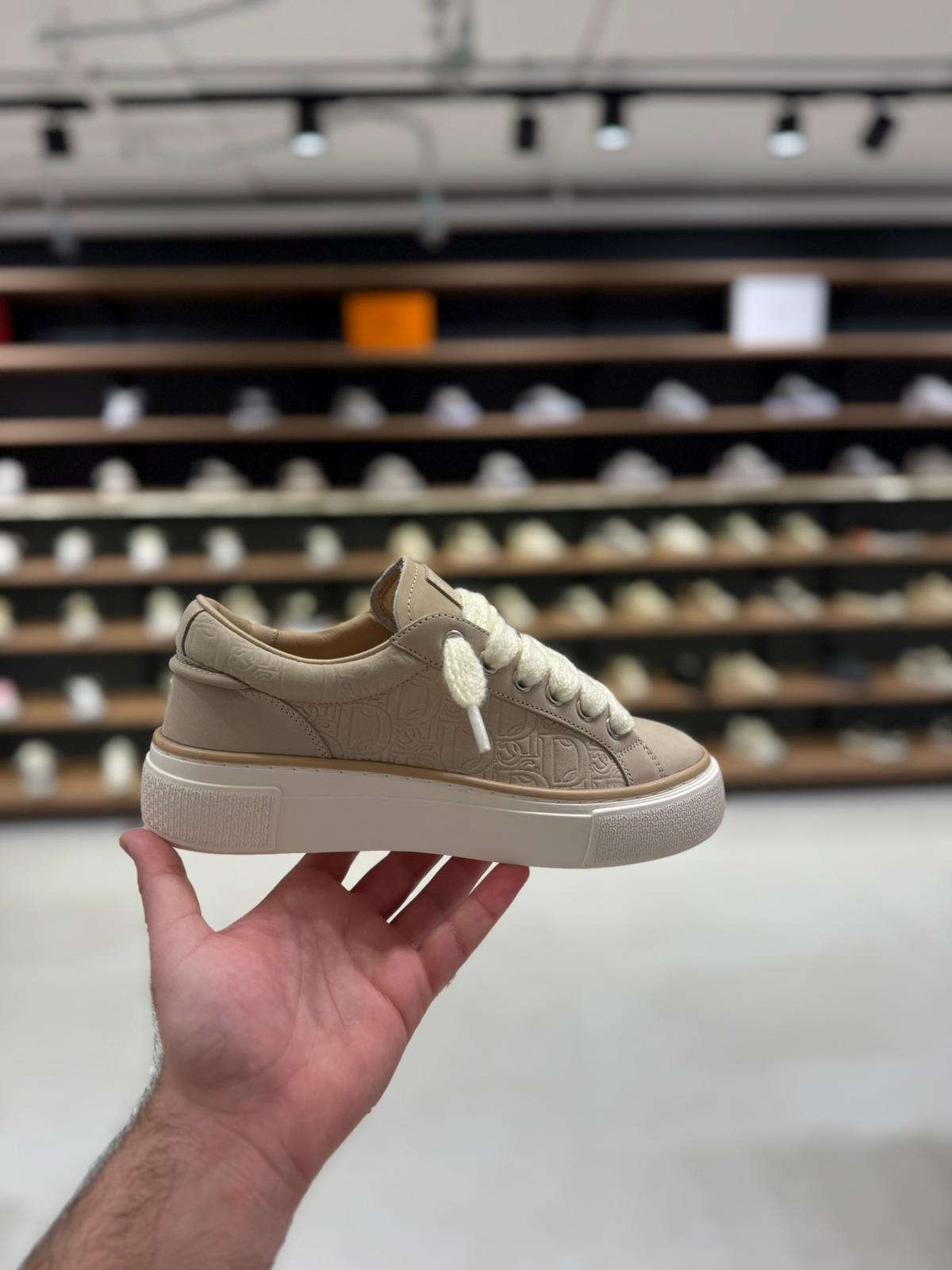 סניקרס דוסה D - שמנת | Branded shoes bymrcrazyshoes