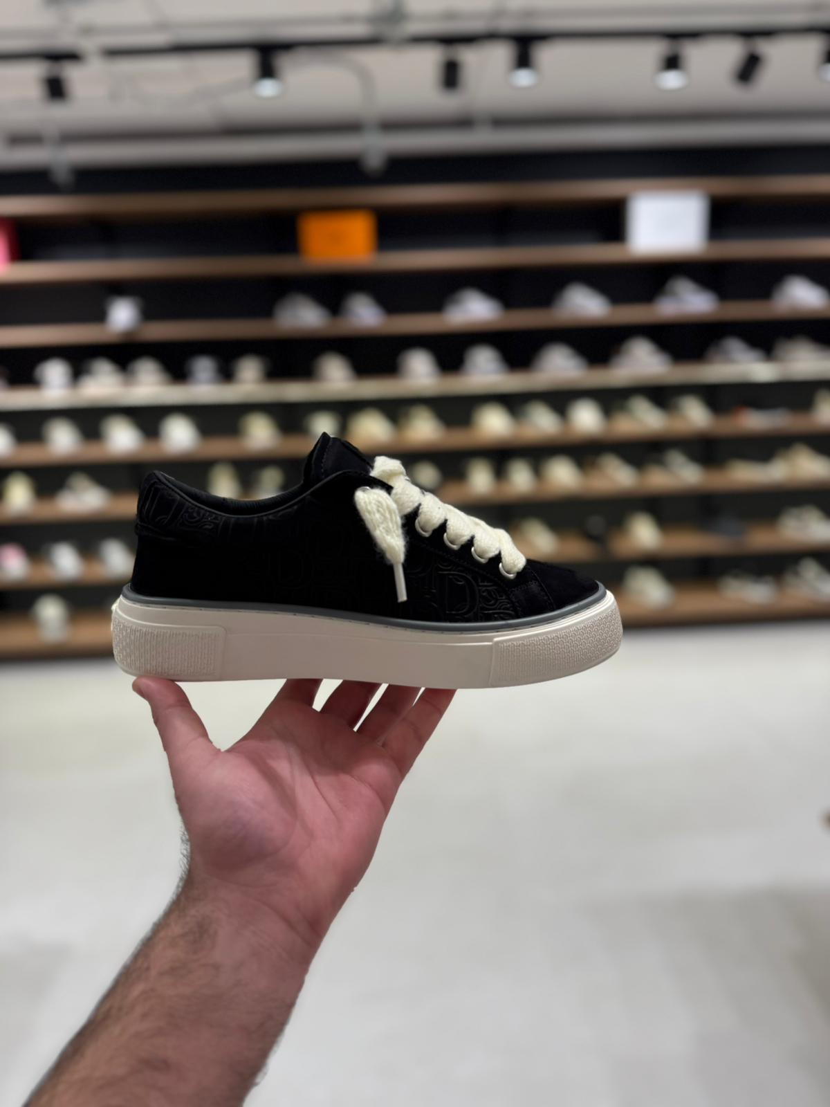 סניקרס דוסה D - שחור זמש | Branded shoes bymrcrazyshoes