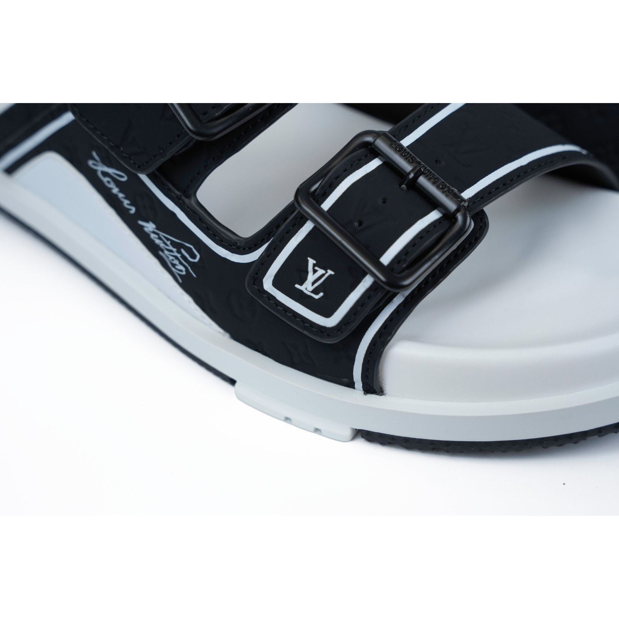 כפכף לואי ויטון לבן עם שחור | Branded shoes bymrcrazyshoes