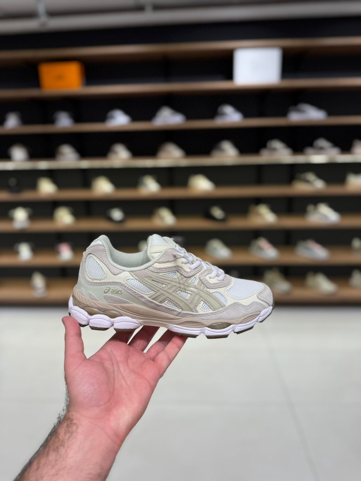 אסיקס Gel - Kayano - בז לבן | Branded shoes bymrcrazyshoes