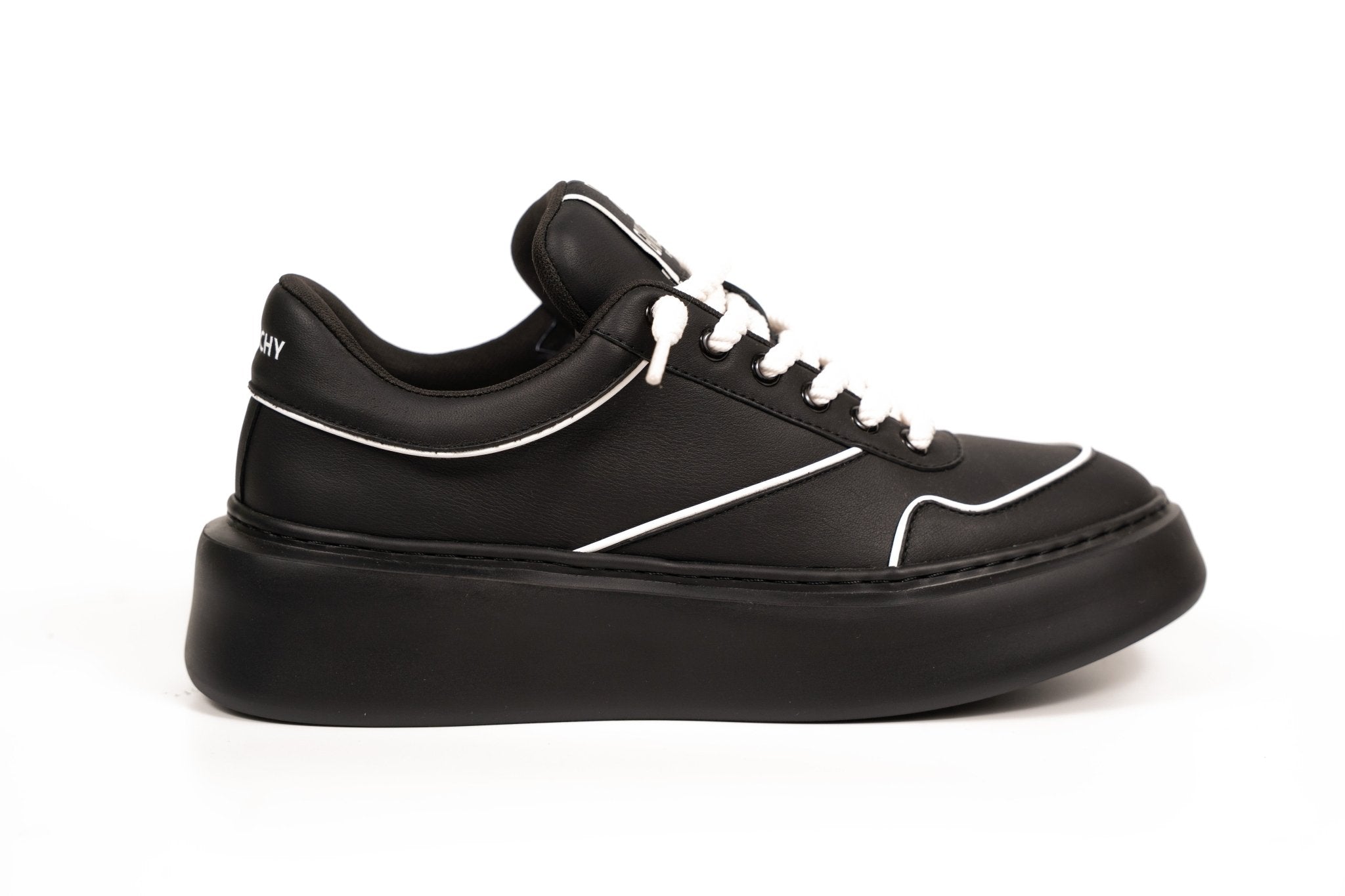 גיבנשי שחור עם לבן | Branded shoes bymrcrazyshoes