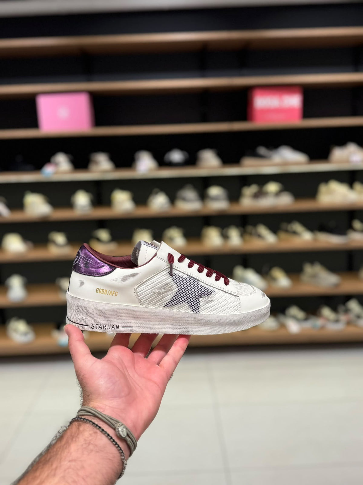 גולדן גוס-סטארדן לבן עם בורדו | Branded shoes bymrcrazyshoes