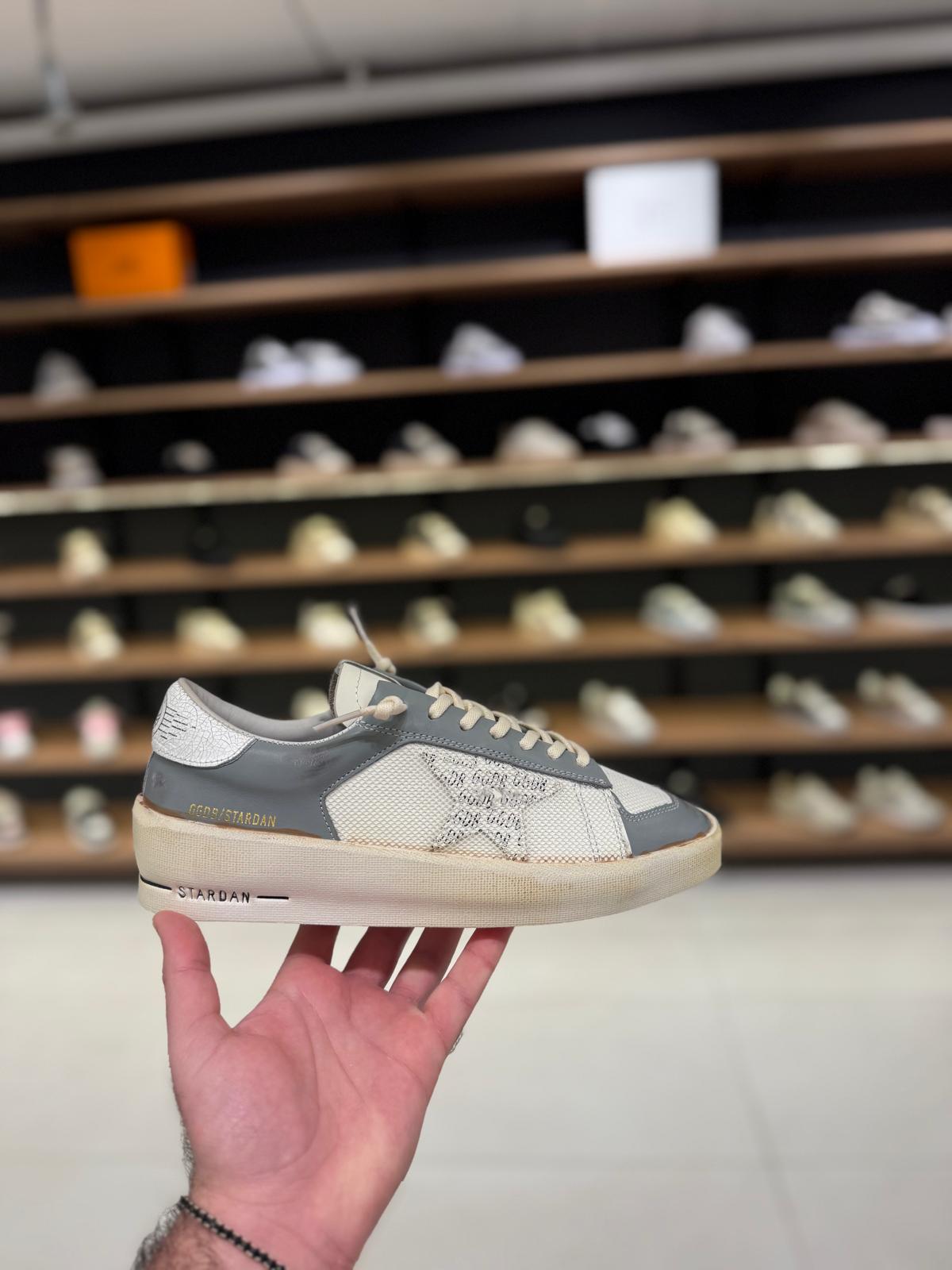 גולדן גוס - סטארדן לבן עם אפור משופשף | Branded shoes bymrcrazyshoes