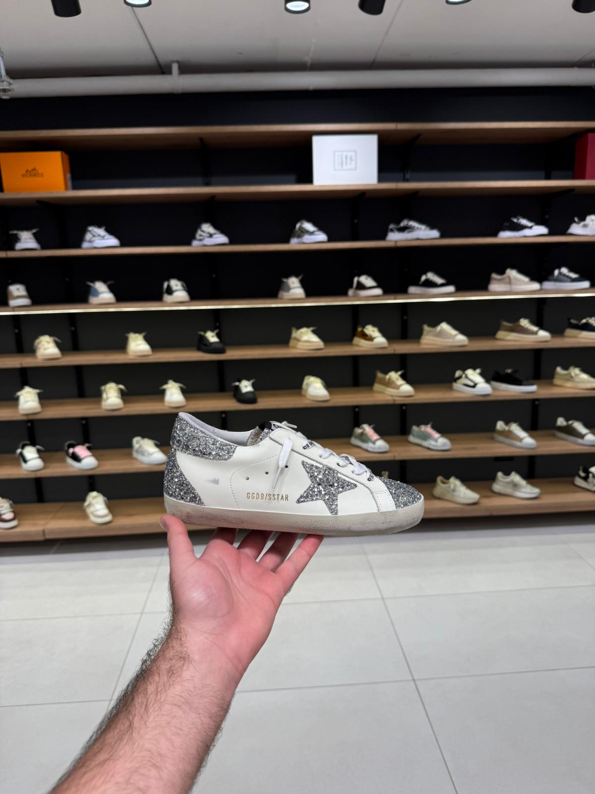 גולדן גוס - סופרסטאר לבן עם נצנצים | Branded shoes bymrcrazyshoes