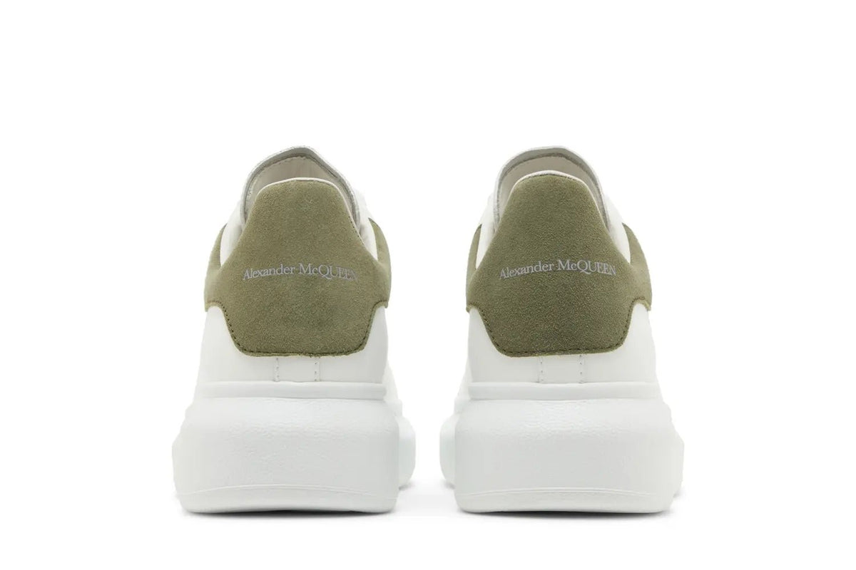 אלכסנדר מקווין - לבן עם עקב ירוק זית זמש | Branded shoes bymrcrazyshoes
