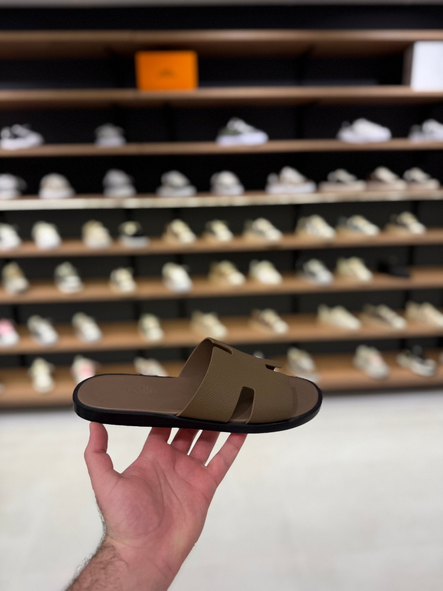 כפכף הרמס איזמיר - חום | Branded shoes bymrcrazyshoes