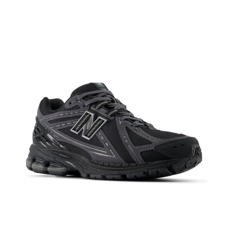 ניו באלנס R1906- שחור עם אפור כהה | Branded shoes bymrcrazyshoes