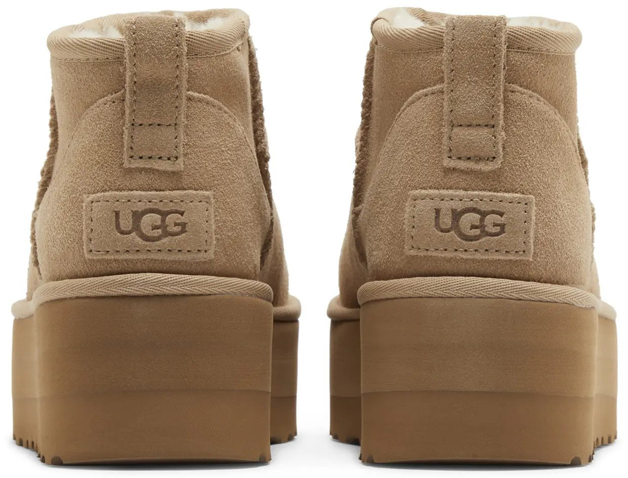 UGG - מגף פלטפורמה בז בהיר | Branded shoes bymrcrazyshoes