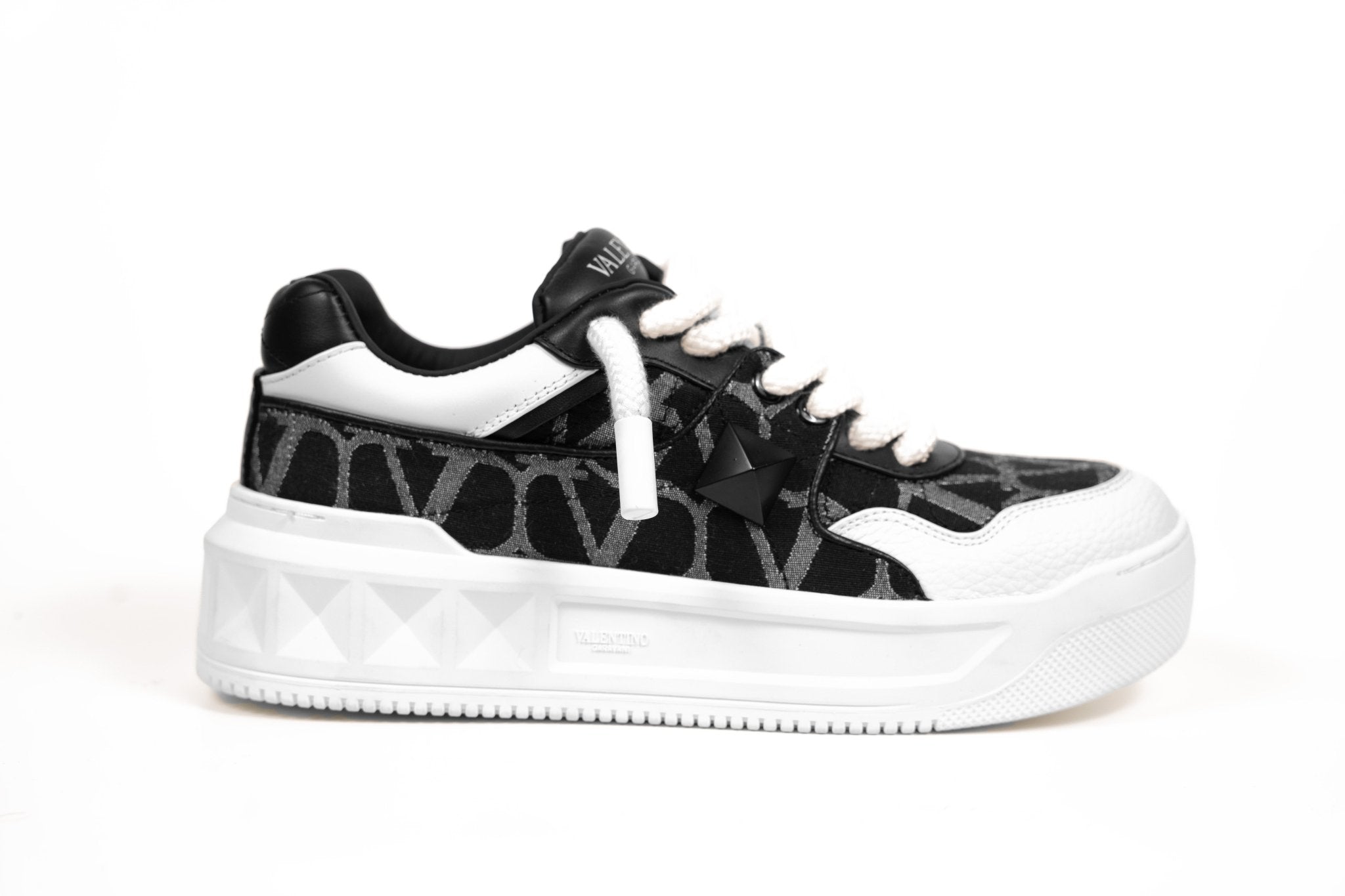 ולנטינו סניקרס בגוון אפור שחור | Branded shoes bymrcrazyshoes