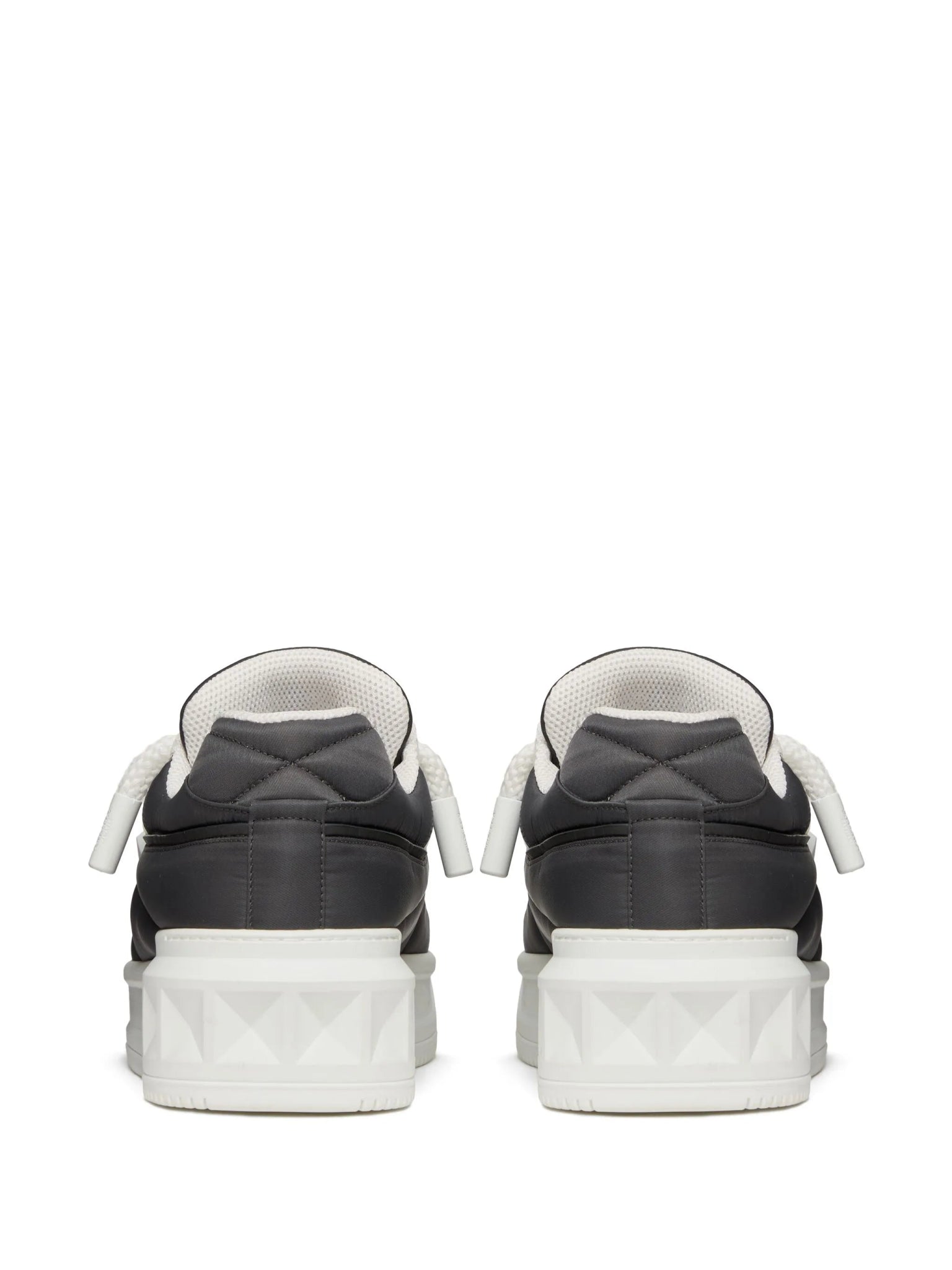 ולנטינו סניקרס - שחור ולבן | Branded shoes bymrcrazyshoes